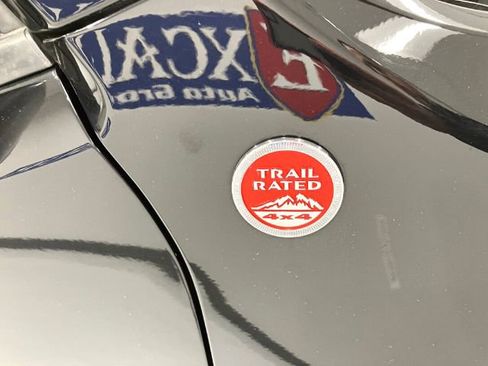 Used 2018 Jeep Renegade Trailhawk image 19
