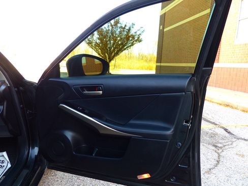 Used 2018 Lexus IS 300 F Sport w/ F Sport Package image 48