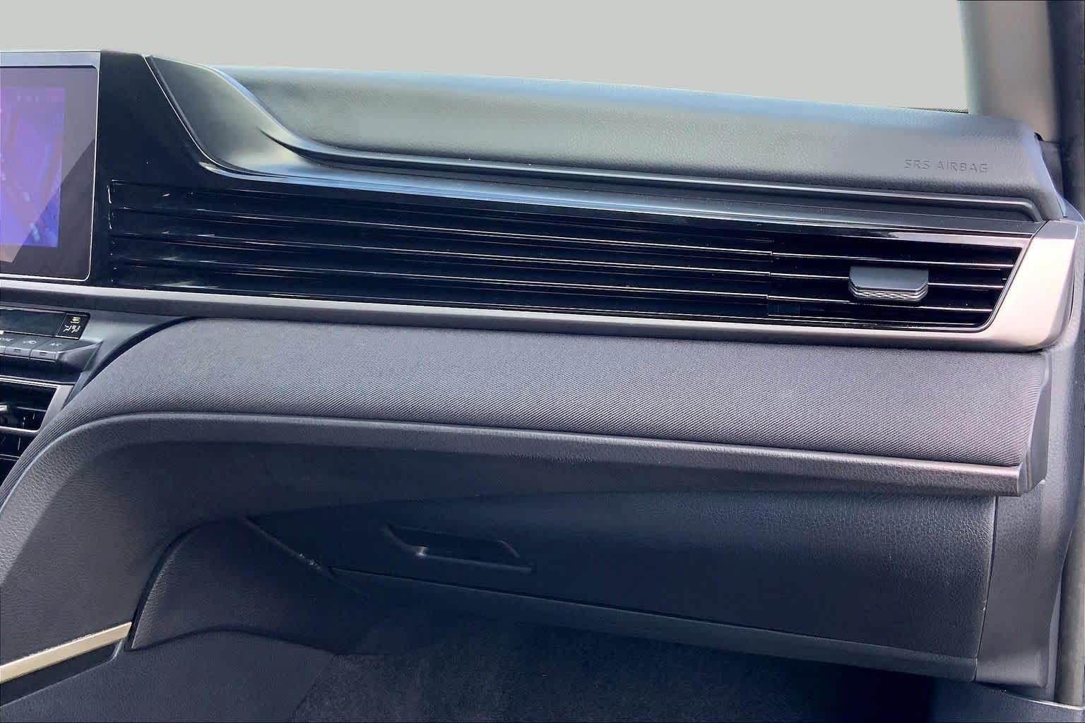 Used 2025 Toyota Camry LE FWD image 18