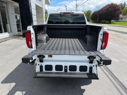 Used 2023 GMC Sierra 1500 SLT w/ SLT Premium Package AWD/4WD image 44