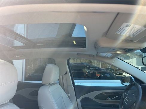 Used 2022 GMC Terrain Denali w/ LPO, Floor Liner Package image 10