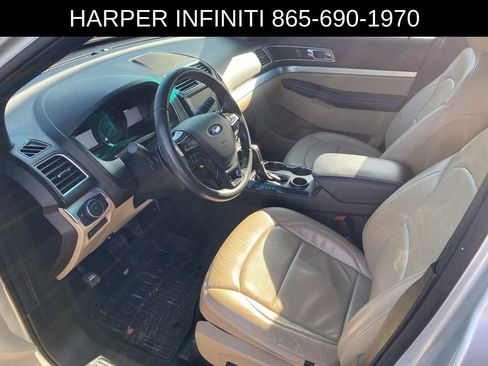 Used 2016 Ford Explorer XLT w/ Equipment Group 201A FWD image 5