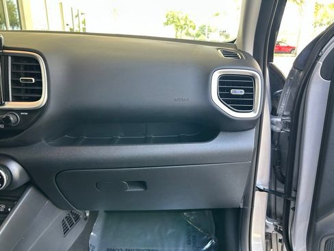 Used 2026 Hyundai Venue SEL FWD image 23