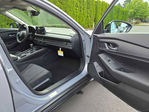New 2025 Honda Accord SE image 10