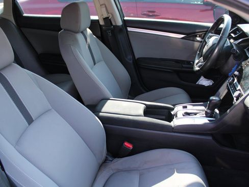 Used 2019 Honda Civic EX image 4