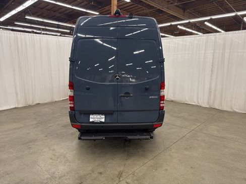 Used 2018 Mercedes-Benz Sprinter 2500 image 16