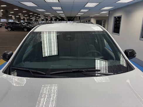 New 2026 Chevrolet Traverse LT image 12