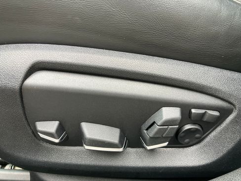 Used 2016 BMW 550i xDrive Sedan AWD/4WD image 19