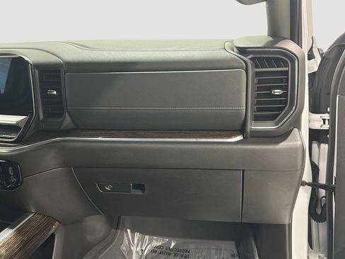 Used 2024 GMC Sierra 3500 SLE w/ SLE Value Package image 26