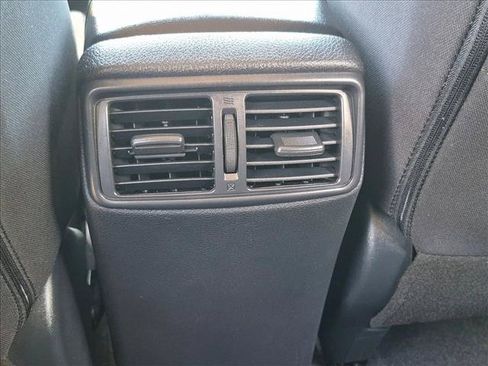 Used 2020 Nissan Rogue SV FWD image 16