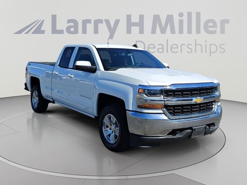 Used 2018 Chevrolet Silverado 1500 LT w/ Trailering Package AWD/4WD image 7