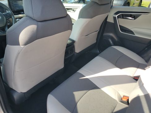Certified 2022 Toyota RAV4 XLE AWD/4WD image 11