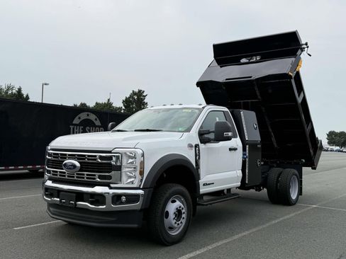 New 2025 Ford F550 4x4 Regular Cab Super Duty image 5