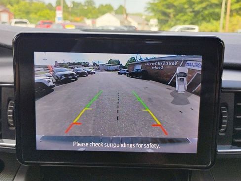 Used 2022 Ford Explorer XLT w/ Equipment Group 202A AWD/4WD image 37