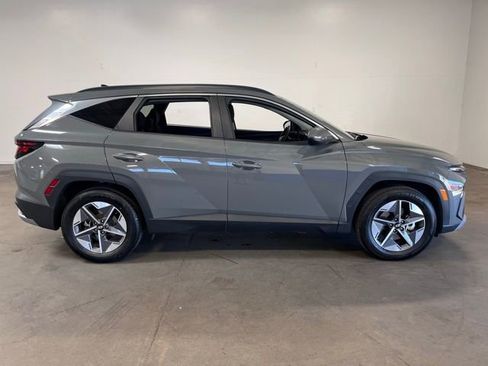 Used 2025 Hyundai Tucson SEL image 2