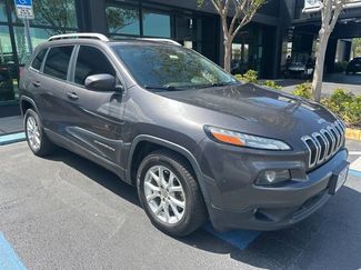 Used 2018 Jeep Cherokee Latitude Plus w/ Comfort/Convenience Group video 1
