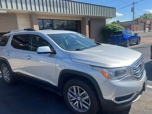 Used 2017 GMC Acadia SLE image 3