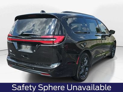 Used 2022 Chrysler Pacifica Touring-L w/ S Appearance Package