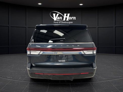 Used 2024 Lincoln Navigator Premiere AWD/4WD image 6