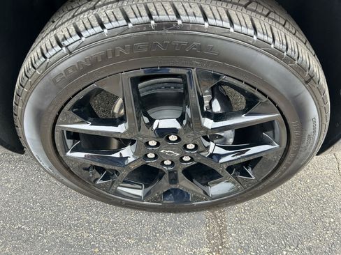 Used 2025 Chevrolet Traverse RS w/ LPO, Floor Liner Package AWD/4WD image 9