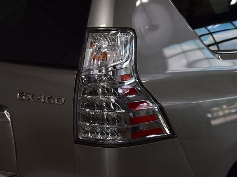 Used 2022 Lexus GX 460 Premium w/ Premium Package AWD/4WD image 18