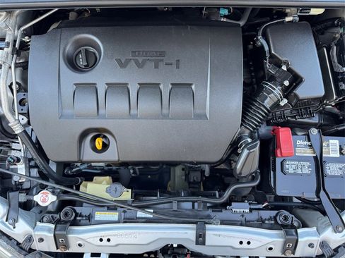 Used 2017 Toyota Corolla LE image 9