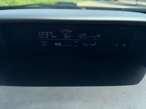 Used 2021 Subaru Crosstrek 2.0i Premium image 13