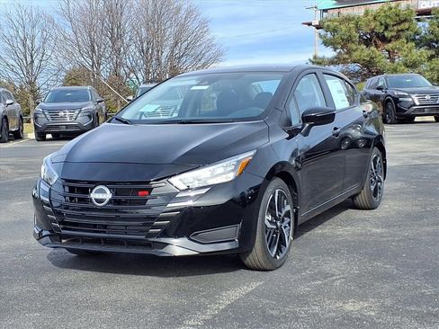 New 2025 Nissan Versa SR w/ Trunk Package FWD image 2