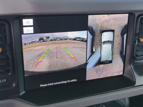 Used 2023 Ford Bronco Badlands image 15