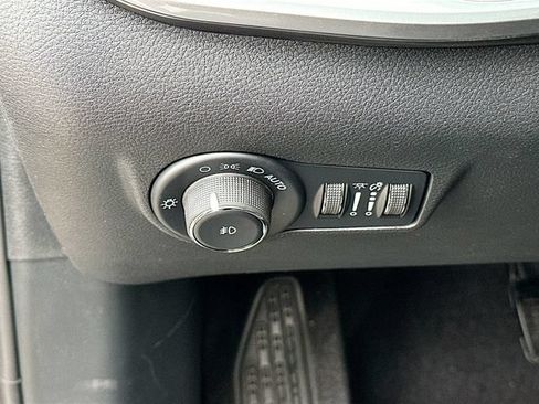 New 2026 Jeep Compass Limited w/ Sun, Sound & Navigation Group AWD/4WD image 11