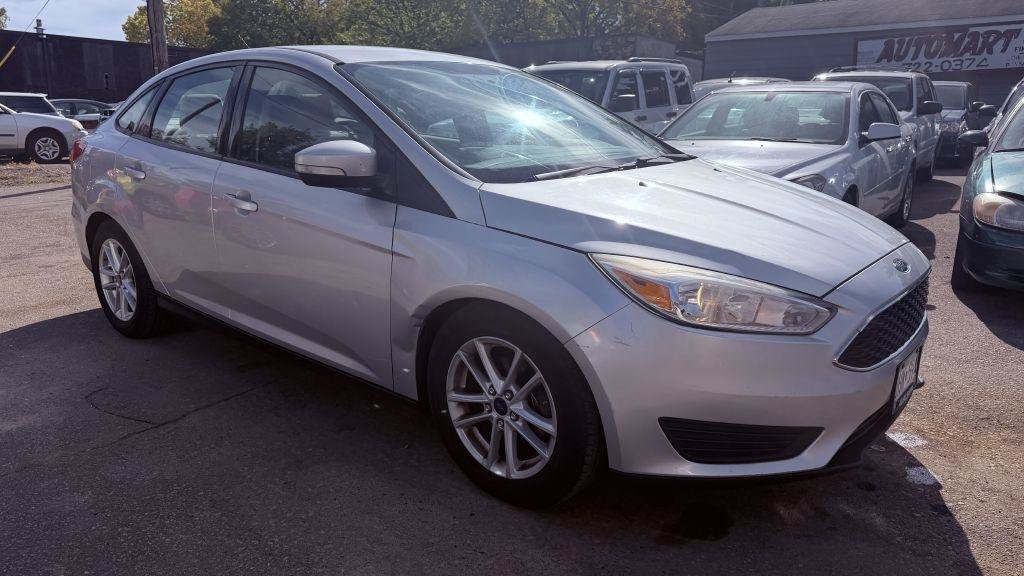 Used 2016 Ford Focus SE FWD image 1