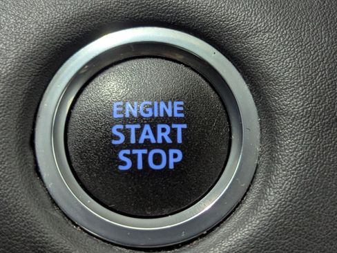 Used 2021 Toyota Highlander XLE image 32