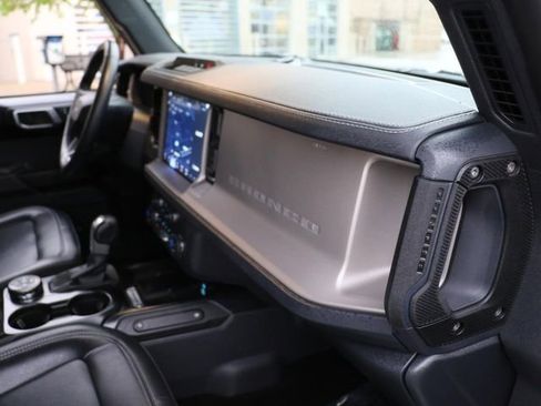 Used 2025 Ford Bronco Outer Banks AWD/4WD image 13
