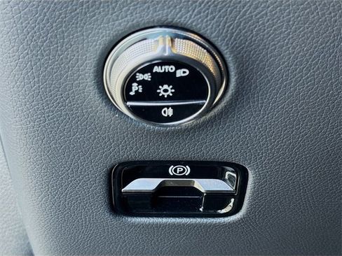 Certified 2025 Mercedes-Benz GLC 350e 4MATIC image 10