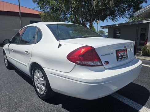 Used 2007 Ford Taurus SE FWD image 3