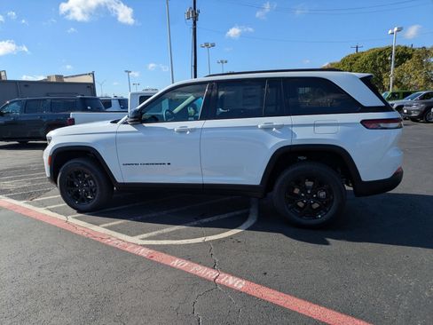New 2025 Jeep Grand Cherokee Altitude RWD image 2