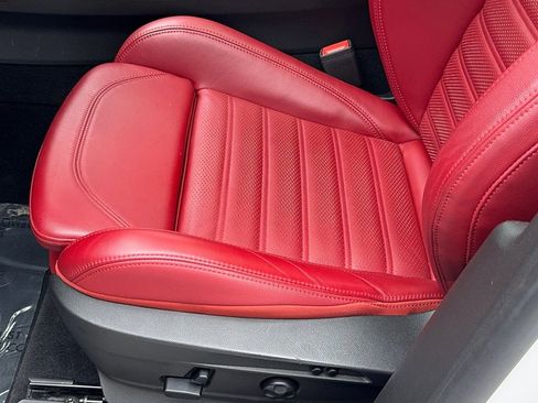 Used 2024 Alfa Romeo Stelvio Veloce image 35