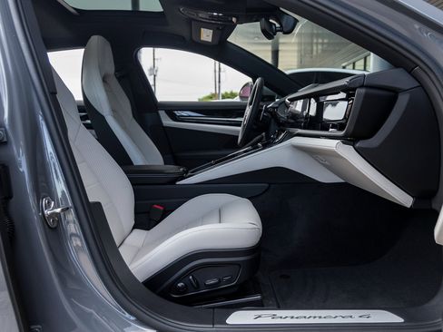 Certified 2025 Porsche Panamera 4 image 42