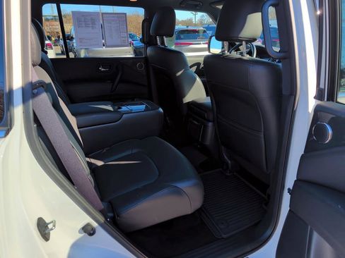 Used 2024 Nissan Armada SL w/ Midnight Edition Package image 13