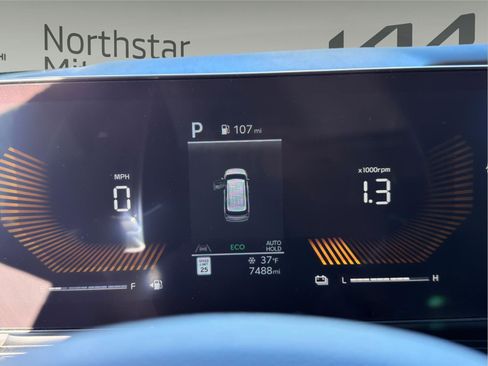 Used 2025 Kia Carnival EX image 12