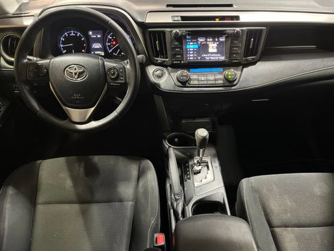 Used 2018 Toyota RAV4 XLE w/ Plus Extra Value Package FWD image 19