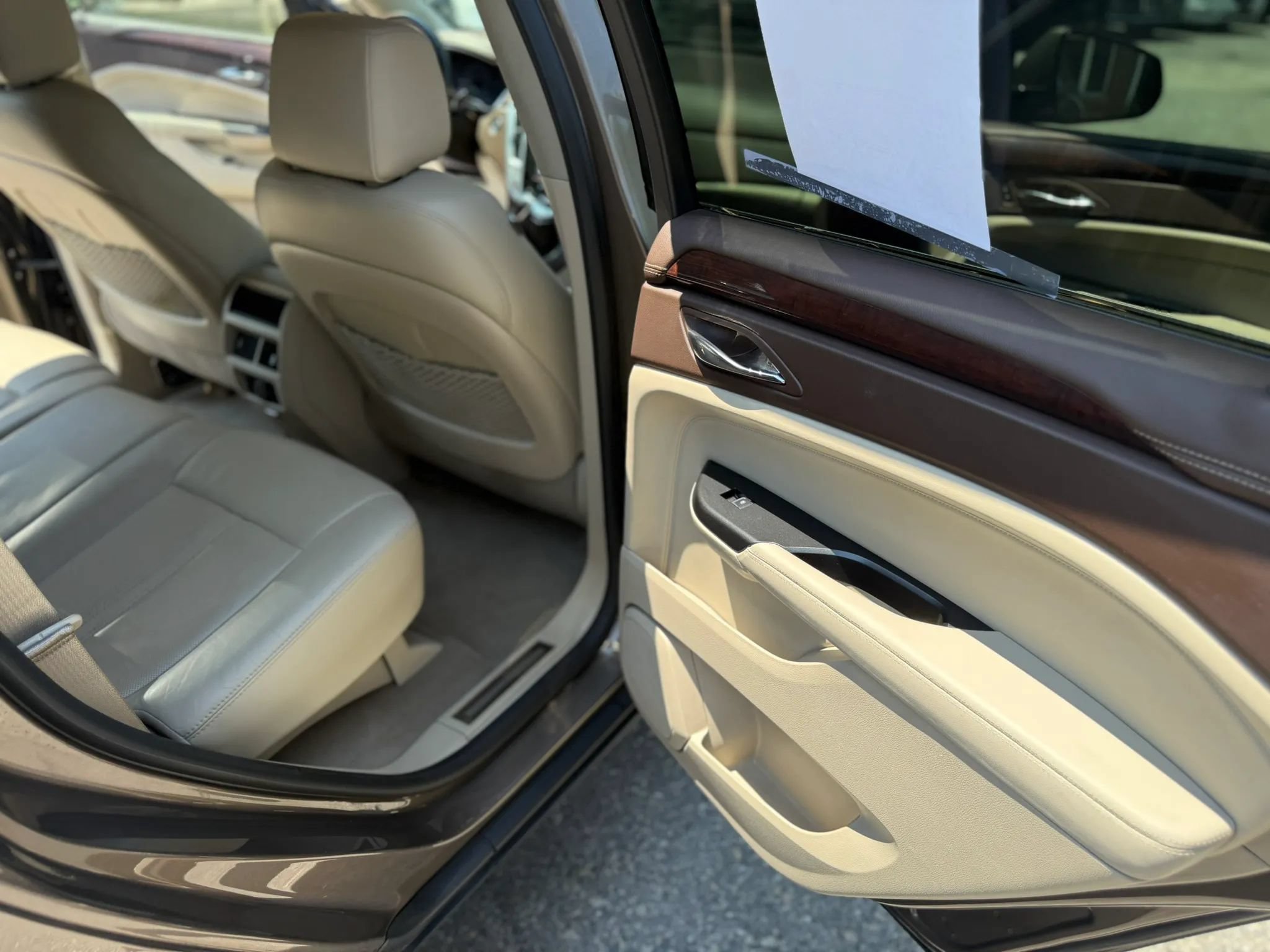 Used 2016 Cadillac SRX Luxury w/ Driver Awareness Package AWD/4WD image 25