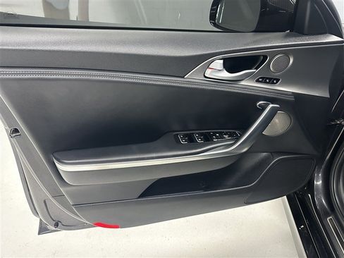 Used 2021 Kia Stinger GT1 AWD/4WD image 18
