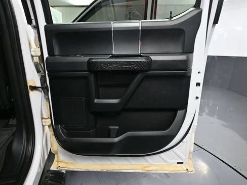 Used 2019 Ford F150 XLT w/ Equipment Group 302A Luxury AWD/4WD image 34