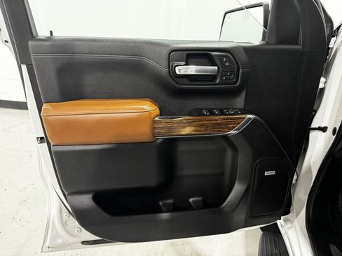 Used 2019 Chevrolet Silverado 1500 High Country image 17