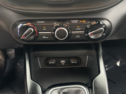 Used 2020 Kia Soul LX FWD image 25