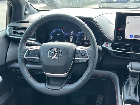 Used 2025 Toyota Sienna XSE w/ XSE Plus Package FWD image 44