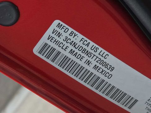 New 2026 Jeep Compass Latitude image 32