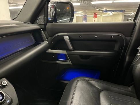 Used 2022 Land Rover Defender 110 X-Dynamic HSE image 31