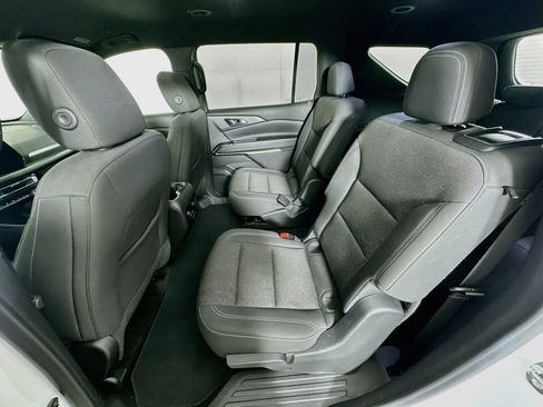 Used 2024 Chevrolet Traverse LT FWD image 27